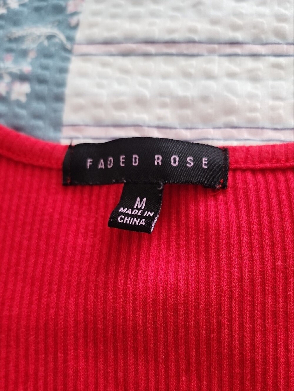 Red Ring-Front Ribbed Crop Top - Picture 2 of 4